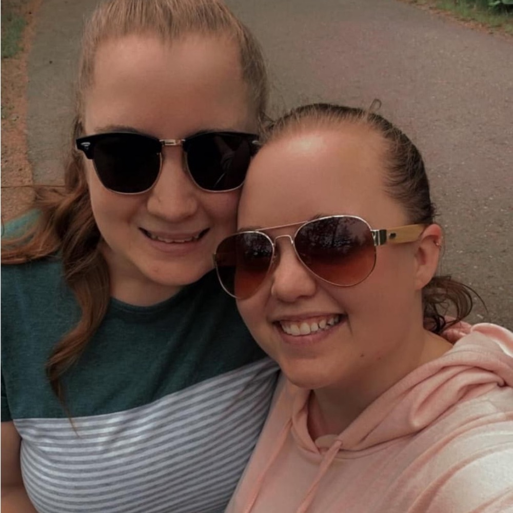 Meet your Posher, Anika